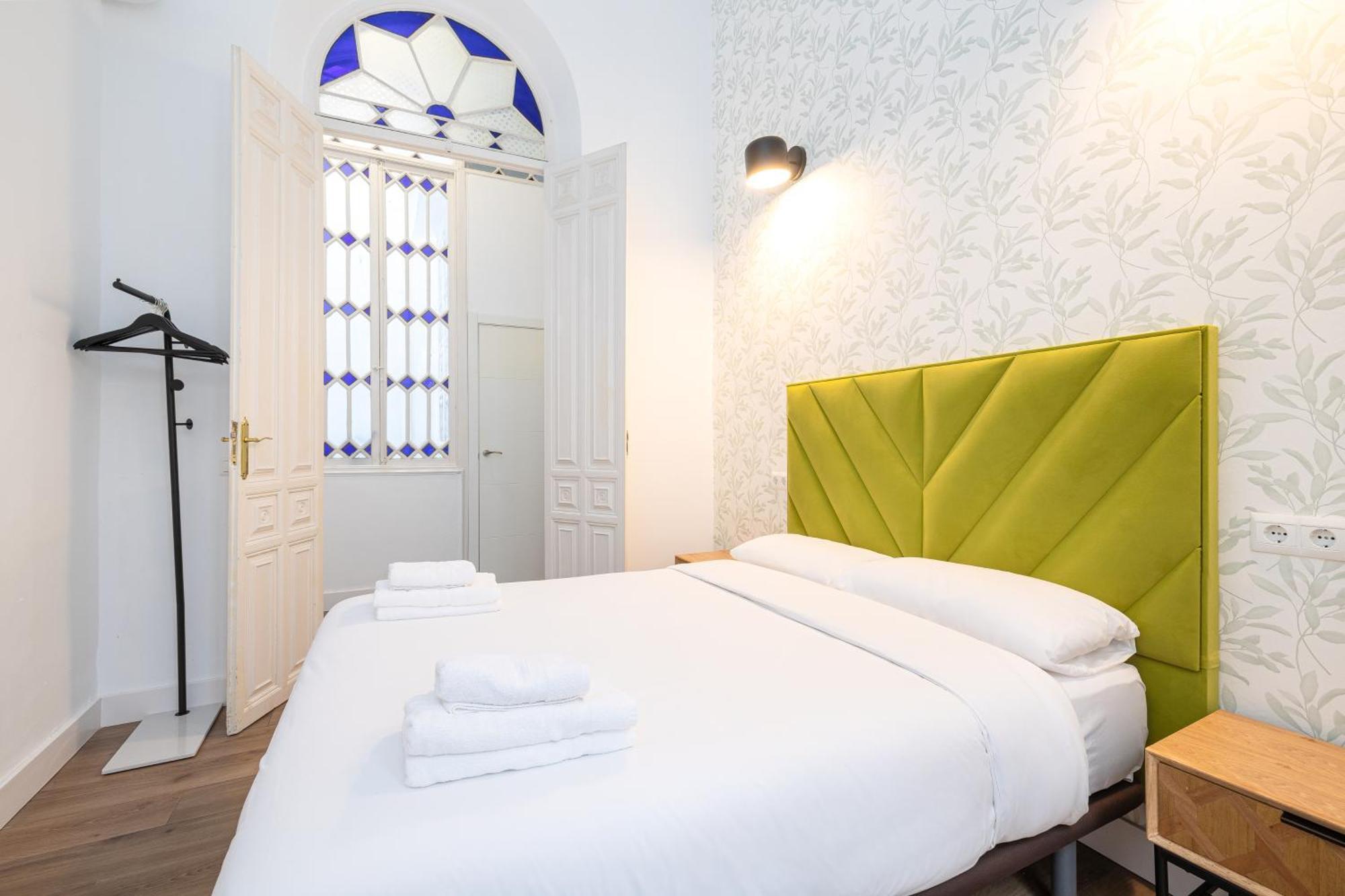 Modern Spacious Palace -1bedroom-center Lägenhet